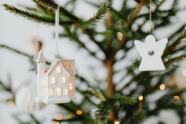 Artificial Christmas Tree Maintenance Tips