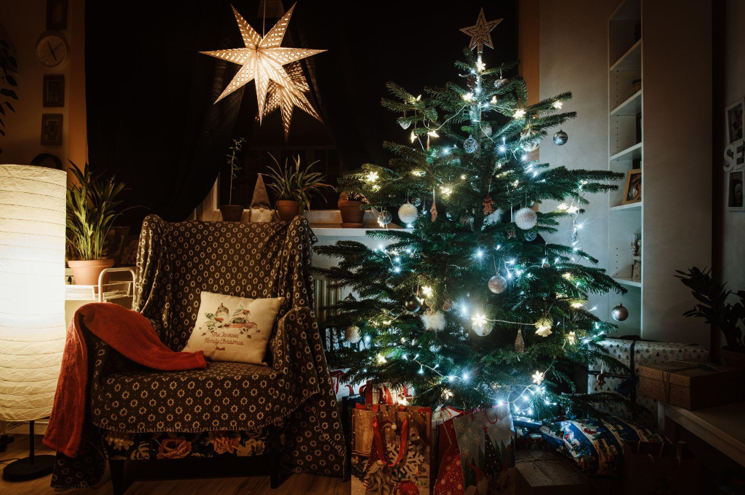 The Art and Science of Artificial Christmas Trees: From Preschool to High School